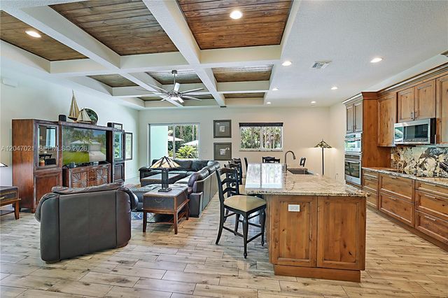12127 N 154th Road N, Jupiter, FL 33478