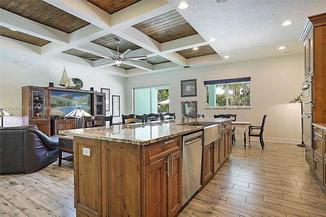 12127 N 154th Road N, Jupiter, FL 33478