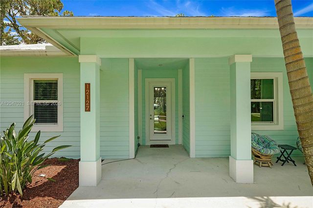 12127 N 154th Road N, Jupiter, FL 33478