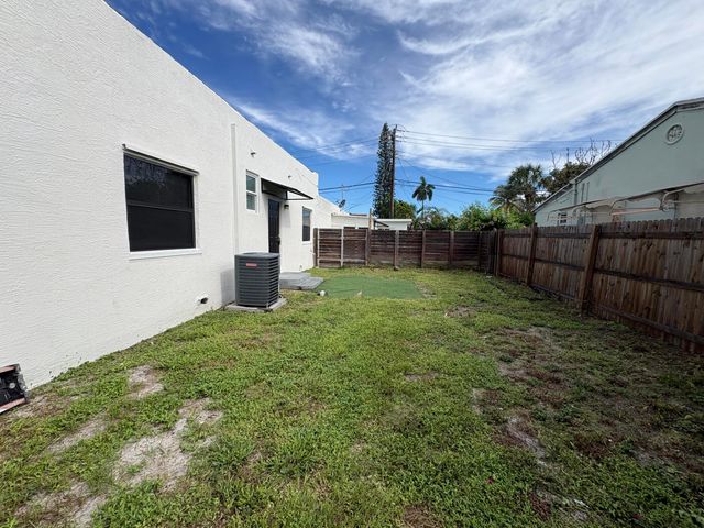 445 Maddock Street, West Palm Beach, FL 33405