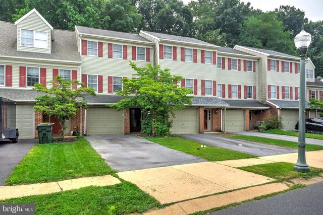 433 CROSSWINDS DR, Lititz, PA 17543