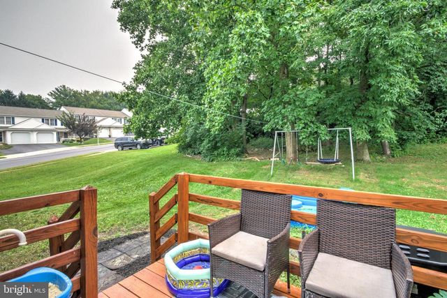 433 CROSSWINDS DR, Lititz, PA 17543
