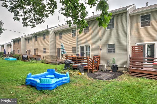 433 CROSSWINDS DR, Lititz, PA 17543