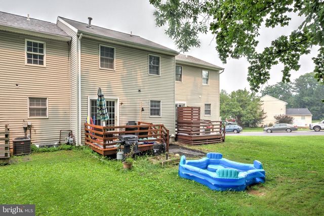 433 CROSSWINDS DR, Lititz, PA 17543