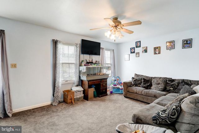 433 CROSSWINDS DR, Lititz, PA 17543