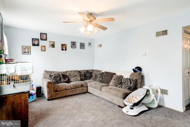 433 CROSSWINDS DR, Lititz, PA 17543
