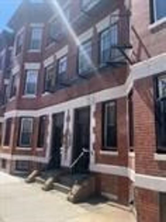 51 South Huntington 104, Boston, MA 02130