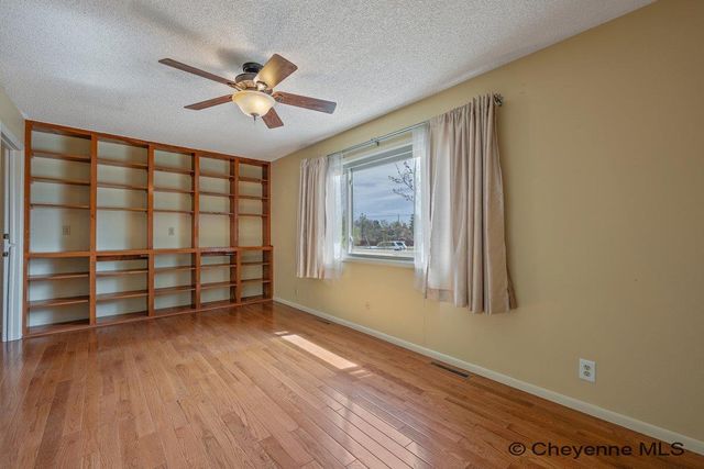 2418 S 5TH AVE, Cheyenne, WY 82007