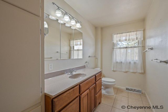 2418 S 5TH AVE, Cheyenne, WY 82007
