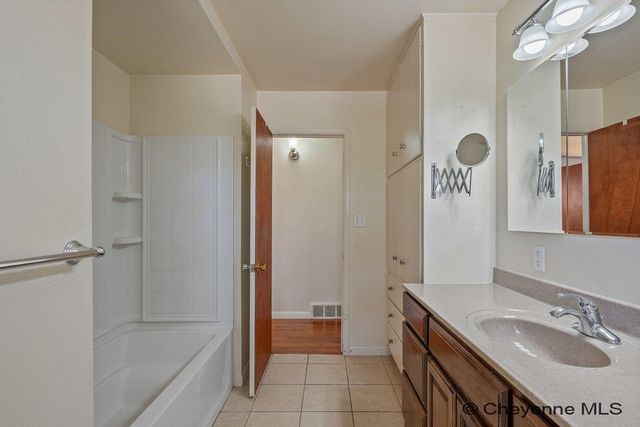 2418 S 5TH AVE, Cheyenne, WY 82007