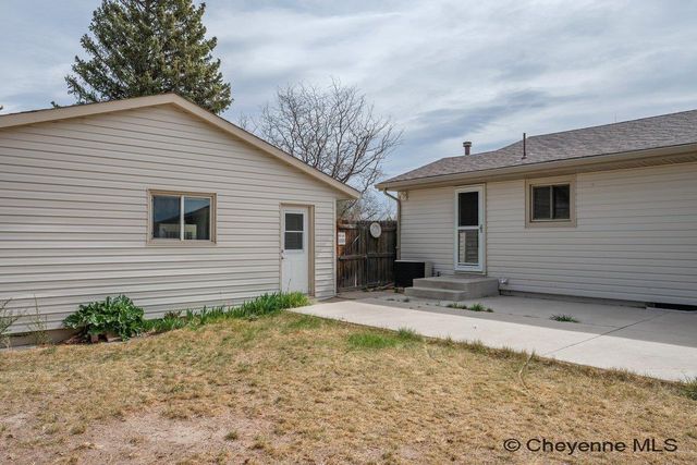 2418 S 5TH AVE, Cheyenne, WY 82007