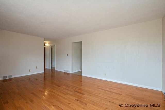 2418 S 5TH AVE, Cheyenne, WY 82007