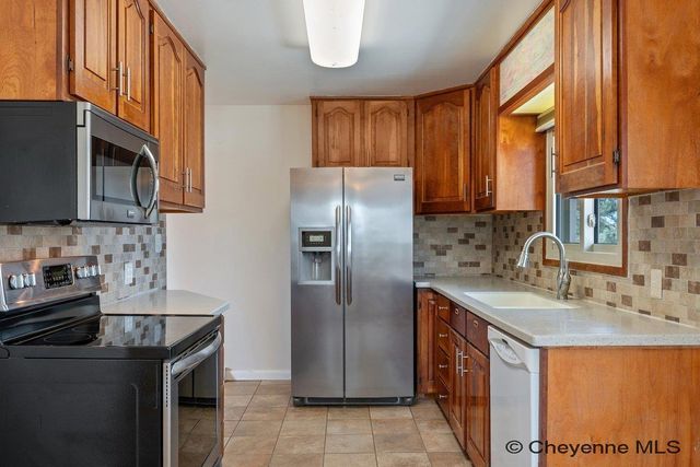 2418 S 5TH AVE, Cheyenne, WY 82007