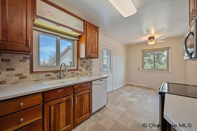2418 S 5TH AVE, Cheyenne, WY 82007