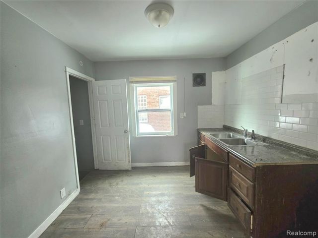 15241 Eastburn Street, Detroit, MI 48205