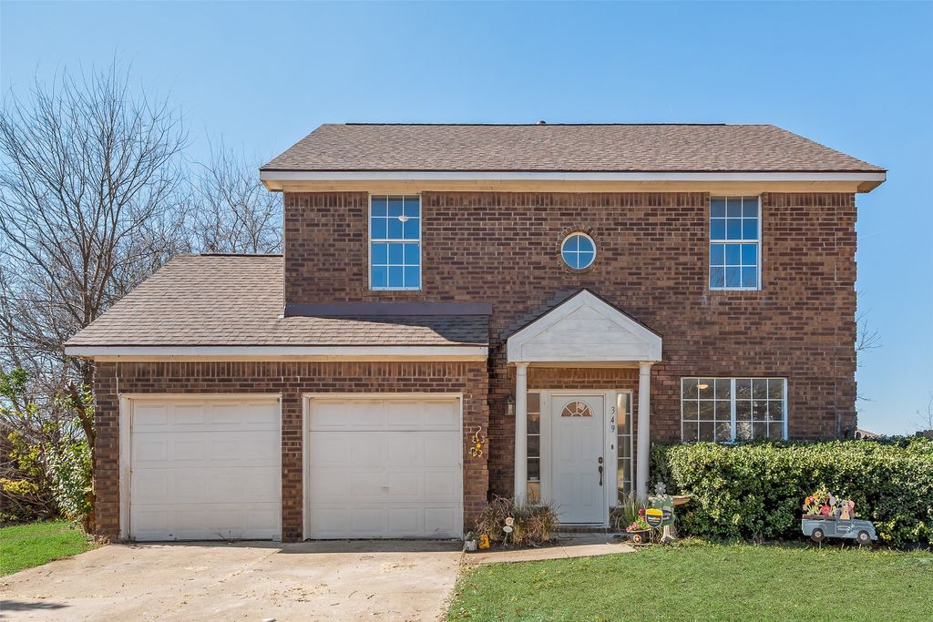 349 Pebblebrook Lane, Glenn Heights, TX 75154