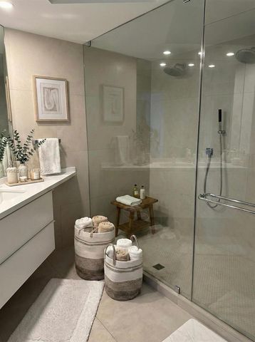 10 VENETIAN WAY 404, Miami Beach, FL 33139