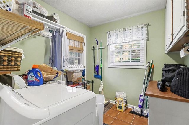 2478 Brookhurst Drive, Atlanta, GA 30338