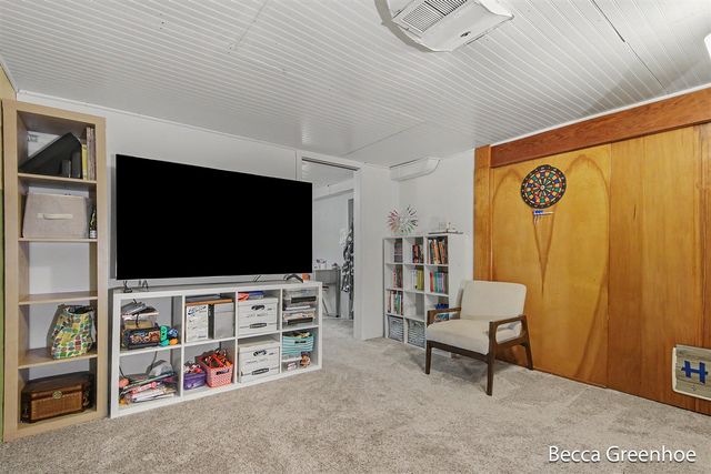 2448 Belfast Avenue, Grand Rapids, MI 49507
