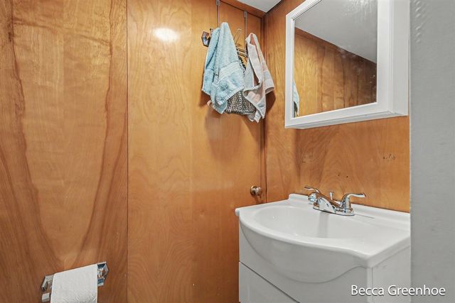 2448 Belfast Avenue, Grand Rapids, MI 49507