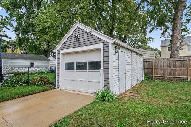 2448 Belfast Avenue, Grand Rapids, MI 49507