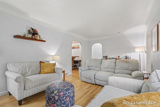 2448 Belfast Avenue, Grand Rapids, MI 49507
