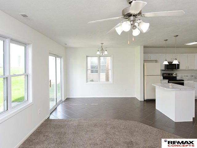 3612 McLaughlin Drive, Lincoln, NE 68516