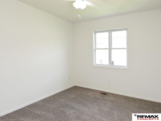 3612 McLaughlin Drive, Lincoln, NE 68516