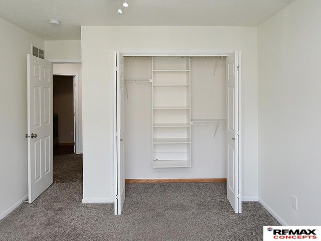 3612 McLaughlin Drive, Lincoln, NE 68516