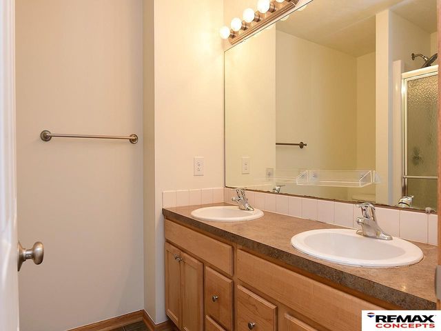 3612 McLaughlin Drive, Lincoln, NE 68516