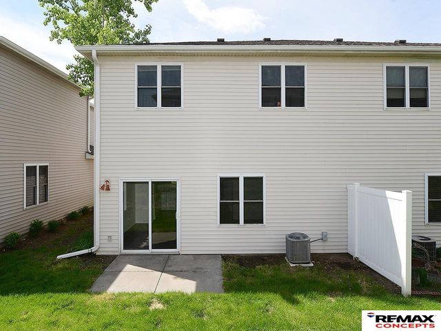 3612 McLaughlin Drive, Lincoln, NE 68516