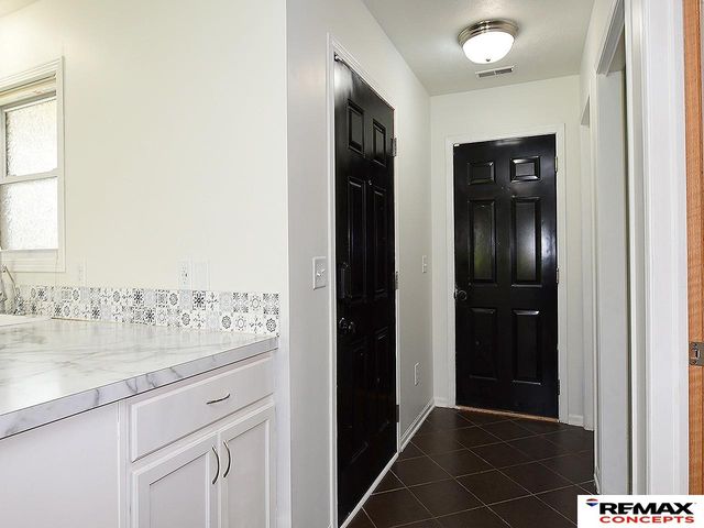 3612 McLaughlin Drive, Lincoln, NE 68516