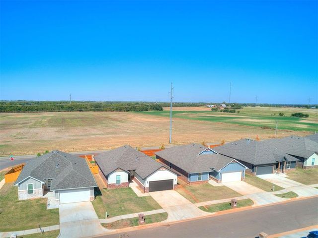 8325 NW 163rd Terrace, Edmond, OK 73013