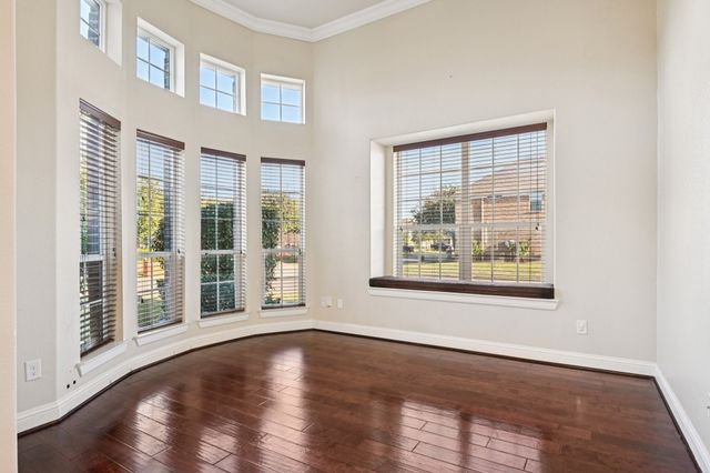 6935 Sea Harbor Drive, Grand Prairie, TX 75054