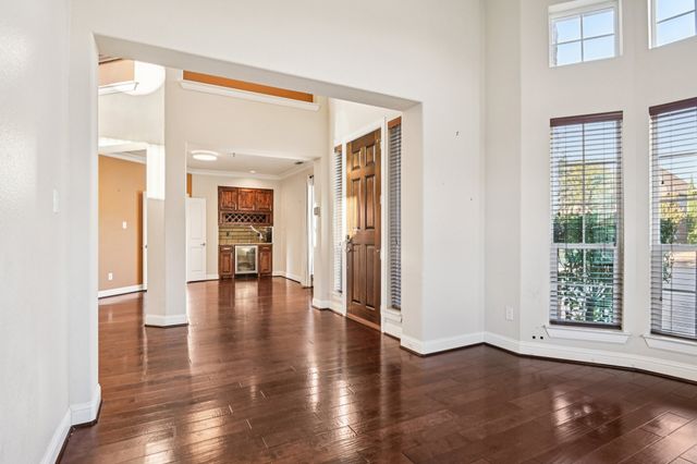 6935 Sea Harbor Drive, Grand Prairie, TX 75054