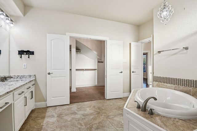 6935 Sea Harbor Drive, Grand Prairie, TX 75054