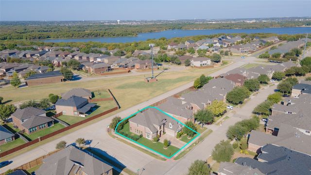 6935 Sea Harbor Drive, Grand Prairie, TX 75054