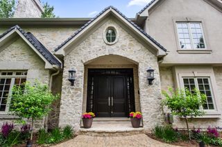 610 Grant Court, Burr Ridge, IL 60527