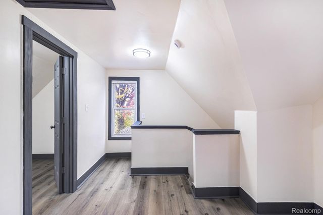 1379 Washington Avenue, Flint, MI 48503