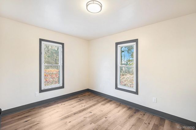 1379 Washington Avenue, Flint, MI 48503