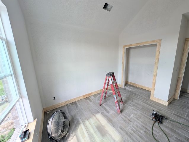 100 White Oak Street, Gentry, AR 72734