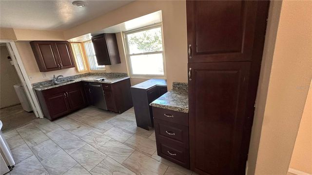 6204 38TH AVENUE W, Bradenton, FL 34209