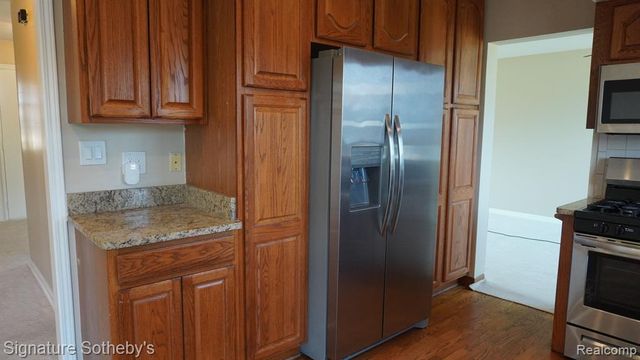 4415 Fox Hill Drive, Sterling Heights, MI 48310