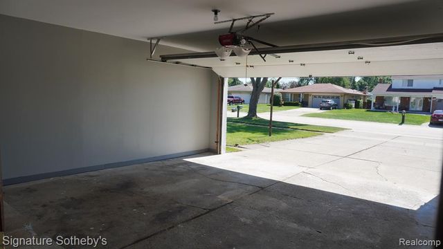 4415 Fox Hill Drive, Sterling Heights, MI 48310