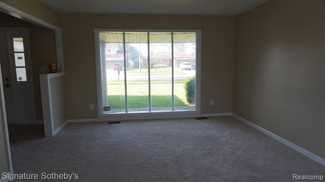 4415 Fox Hill Drive, Sterling Heights, MI 48310