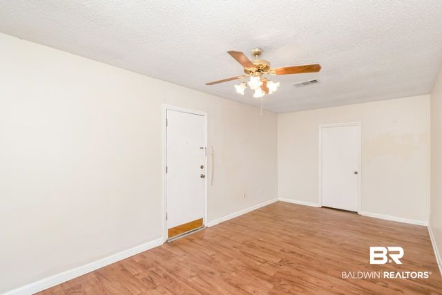5812 Fern Valley Road, Mobile, AL 36609