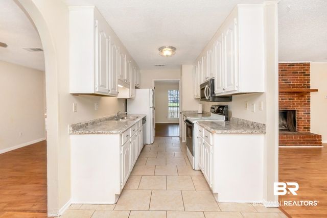 5812 Fern Valley Road, Mobile, AL 36609