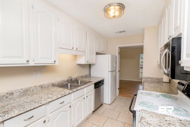 5812 Fern Valley Road, Mobile, AL 36609