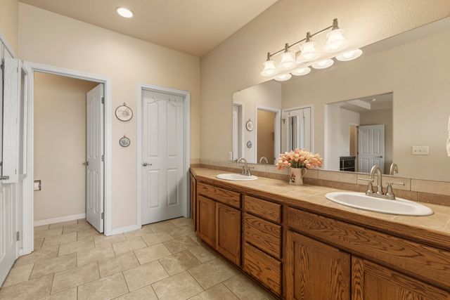 5548 Sturdivant Avenue, Klamath Falls, OR 97603