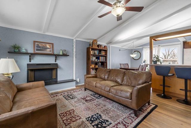 5613 N Euclid Avenue, Gladstone, MO 64118